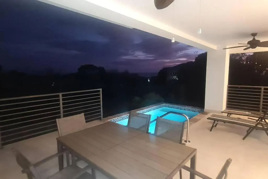 The Views By Dantopia Villa Saint James