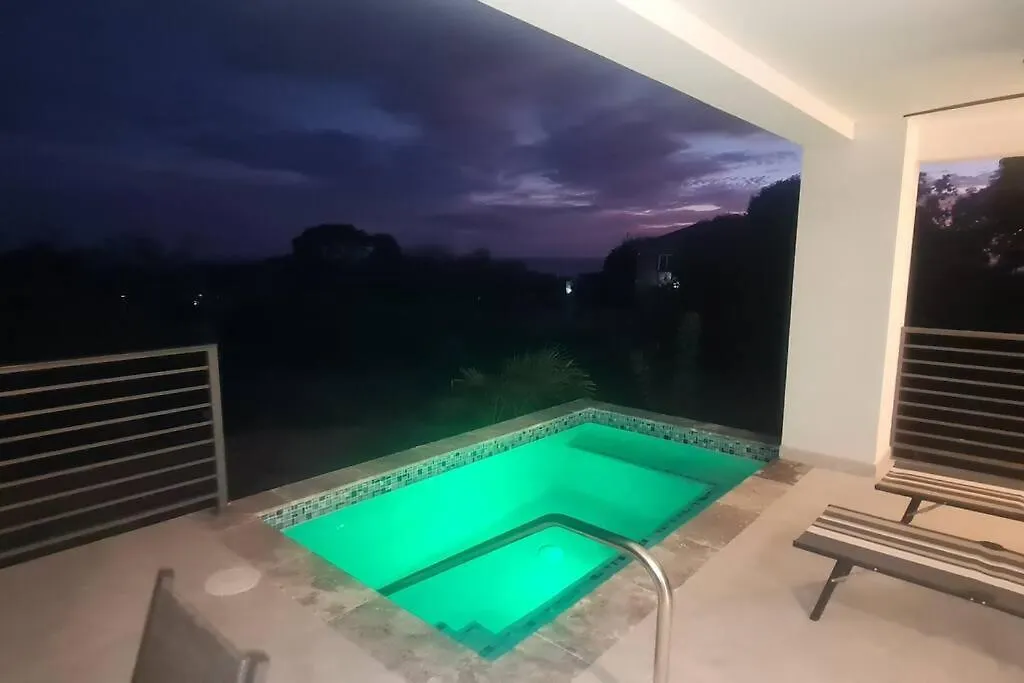 The Views By Dantopia Villa Saint James